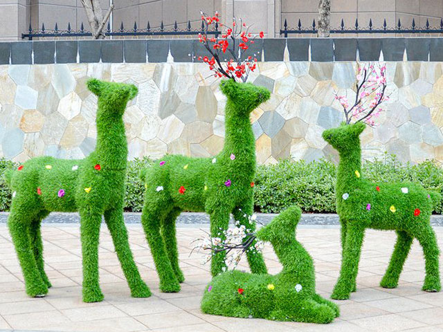 园林景观玻璃钢加植绒梅花鹿雕塑